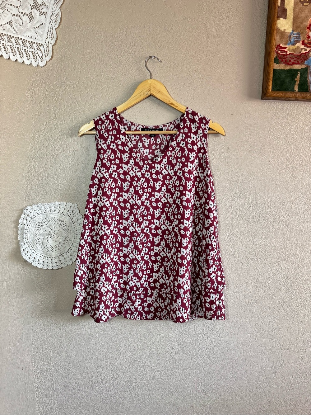 Zac & Rachel Burgundy Floral V-Neck Tiered Ruffle Hem Tank | Size Medium
